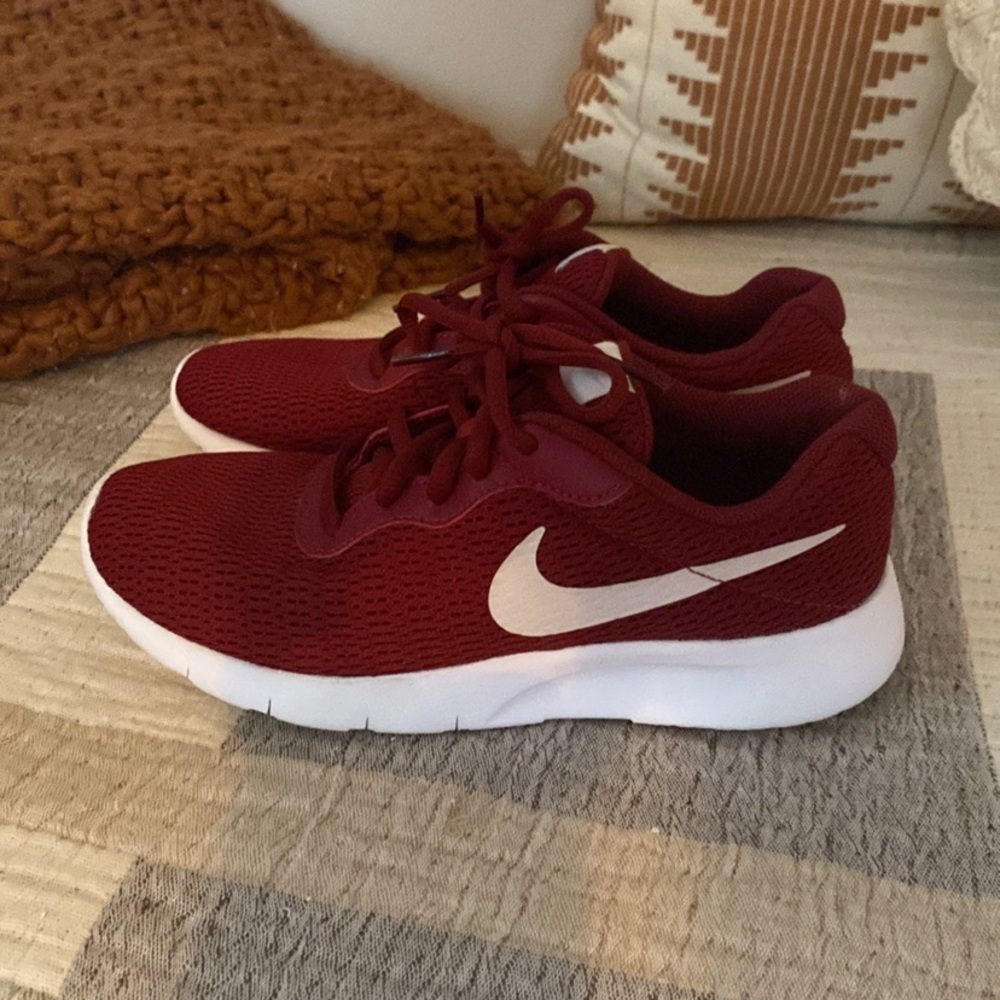 Nike Tanjun sneakers